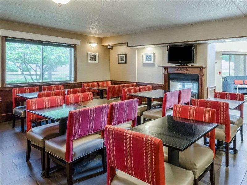 Comfort Inn & Suites West Springfield Eksteriør bilde