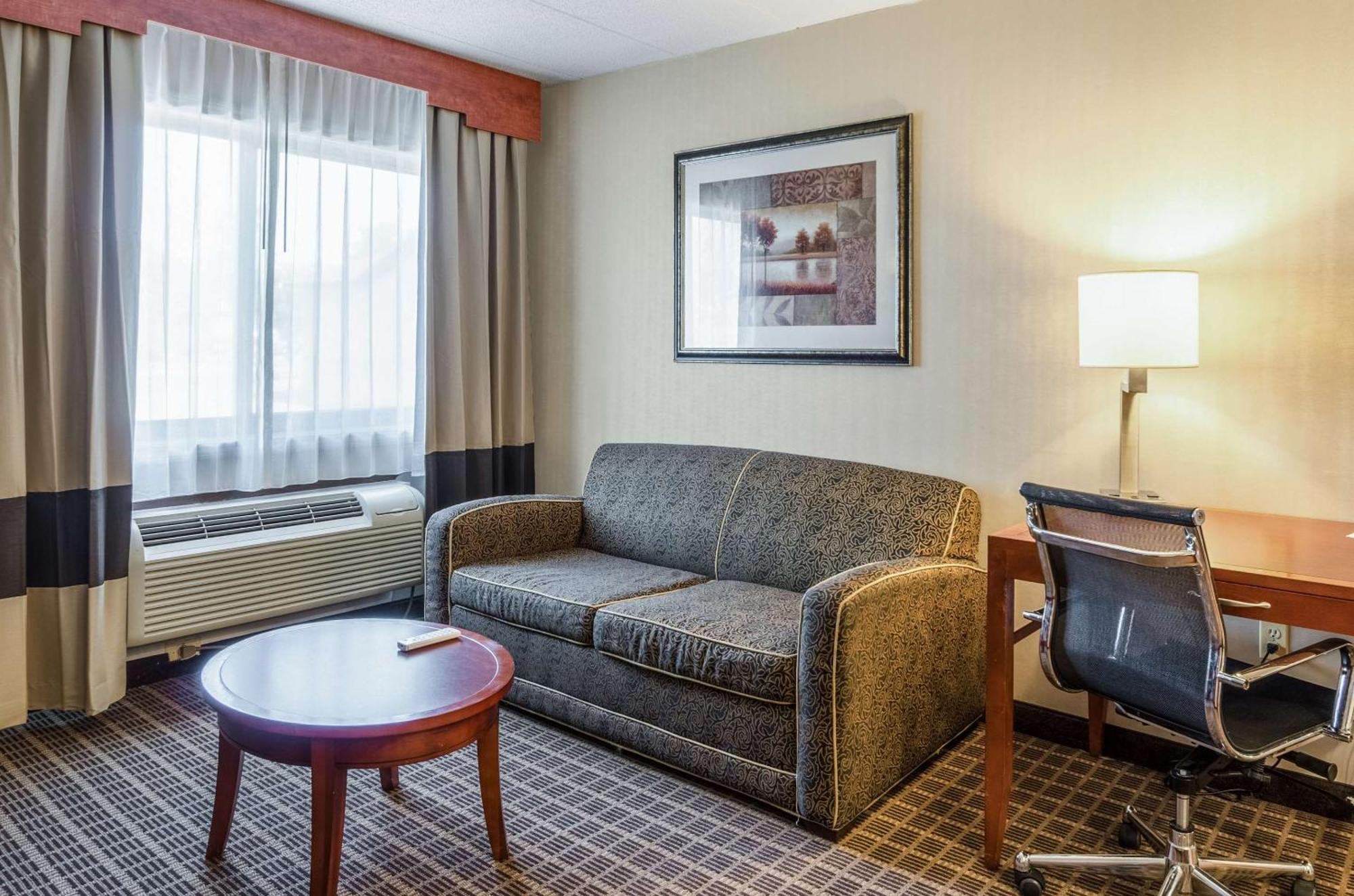 Comfort Inn & Suites West Springfield Eksteriør bilde