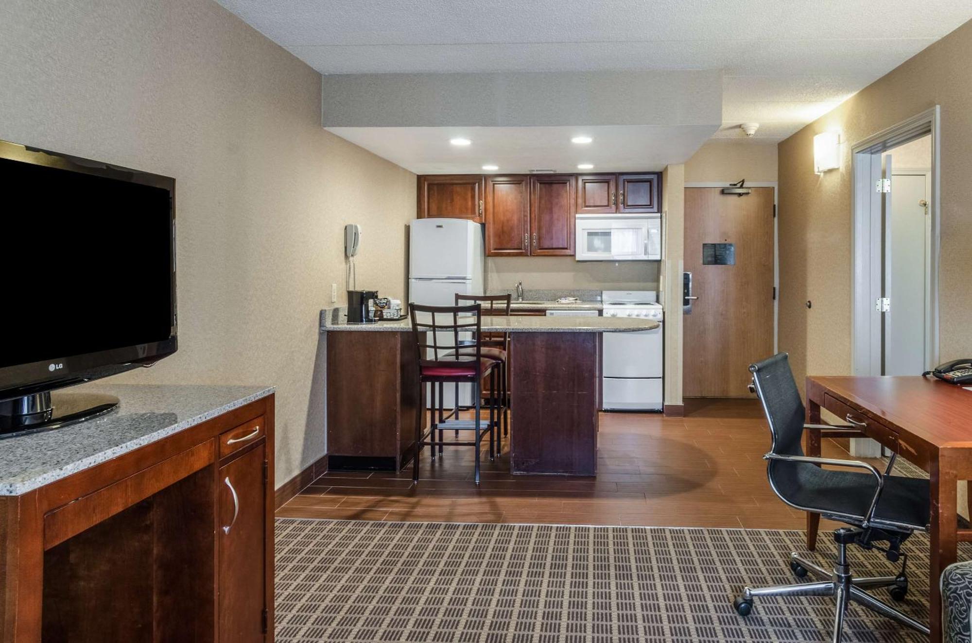 Comfort Inn & Suites West Springfield Eksteriør bilde